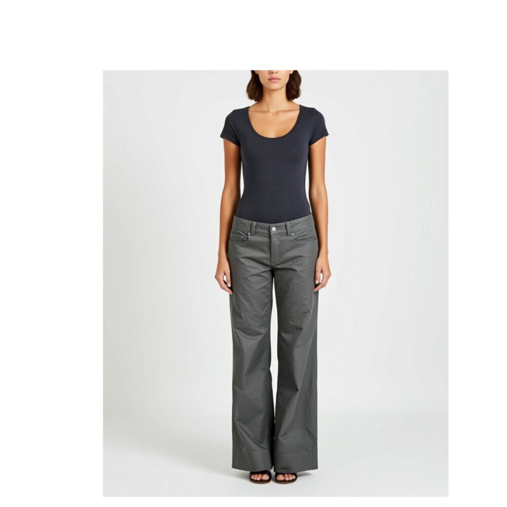 Columbia women’s Omni Shade cargo pants size 14 short, NWOT!
